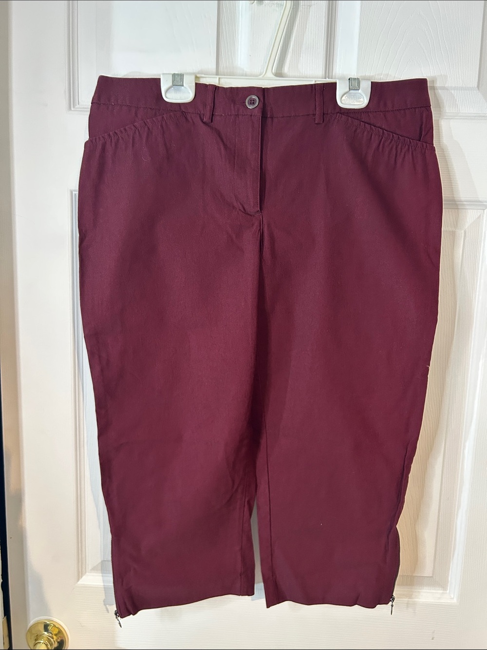 Reitmans Deep Wine Mid-Rise Capri